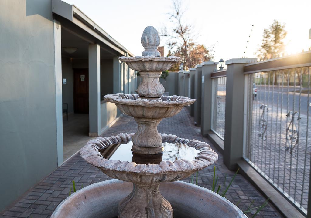 Postmasburg D Olive Rose Boutique Hotel Bagian luar foto